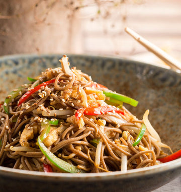 Soba Noodle Bowl with Scrambled Eggs and Vegetables